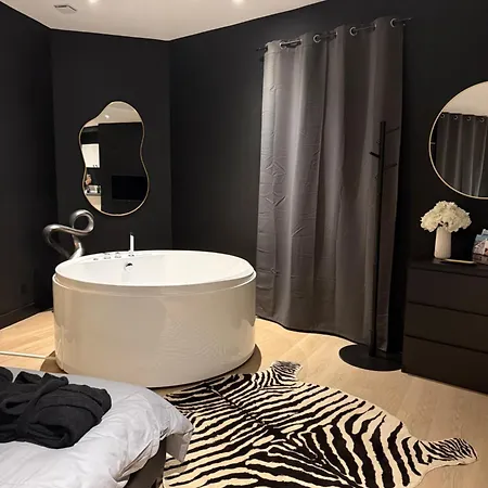 Apartman La Miroir - Baignoire Balneo *