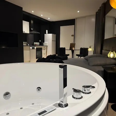 Apartament La Miroir - Baignoire Balneo